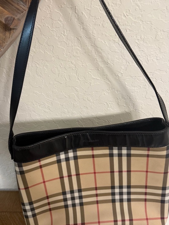 Burberry Handbags - Vintage Burberry Nova Check Health Shoulder bag
